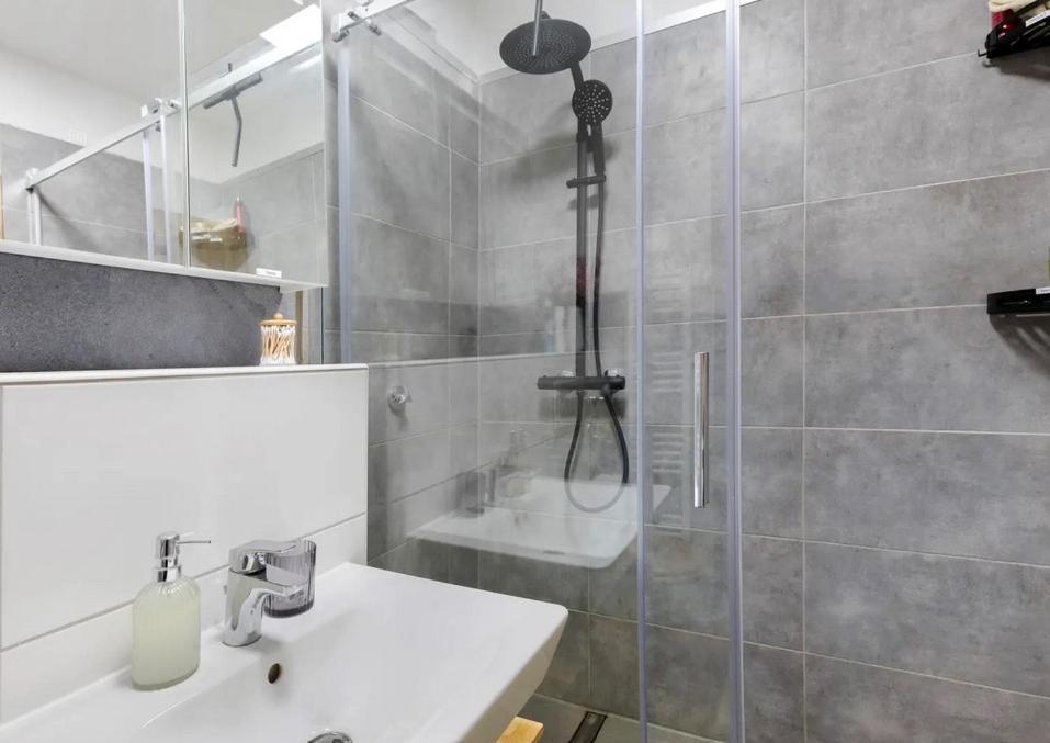 Charmentes Privatzimmer Mit Kueche, Naturgebiet 뒤셀도르프 외부 사진